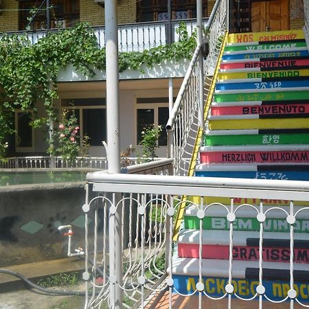 Canal Hostel Şǝki Екстериор снимка