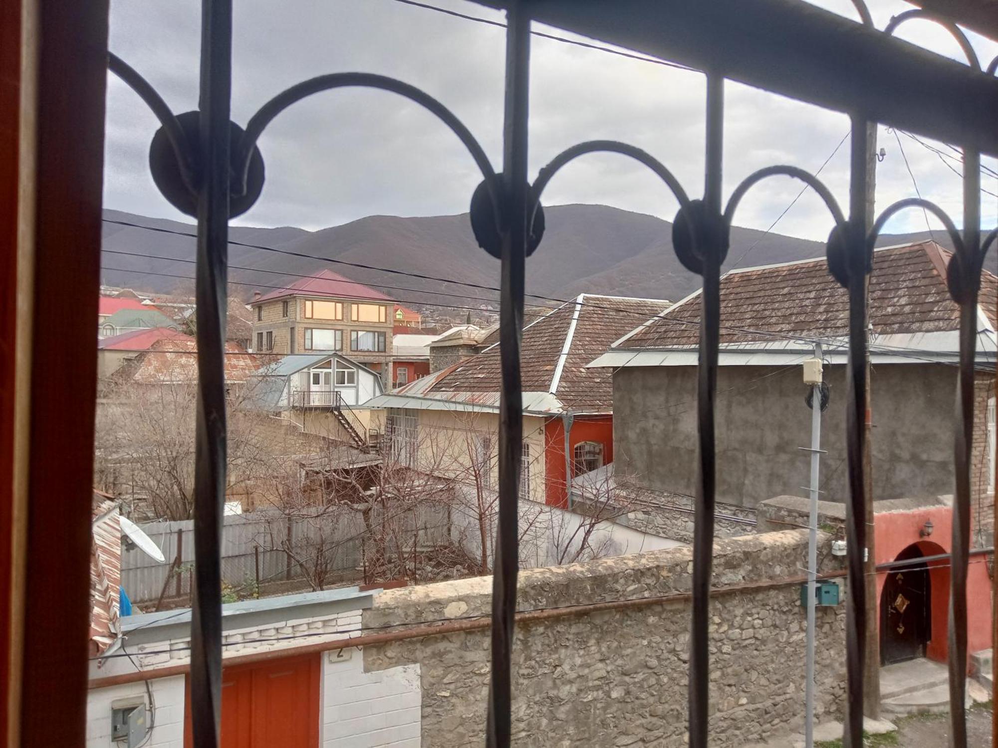 Canal Hostel Şǝki Екстериор снимка