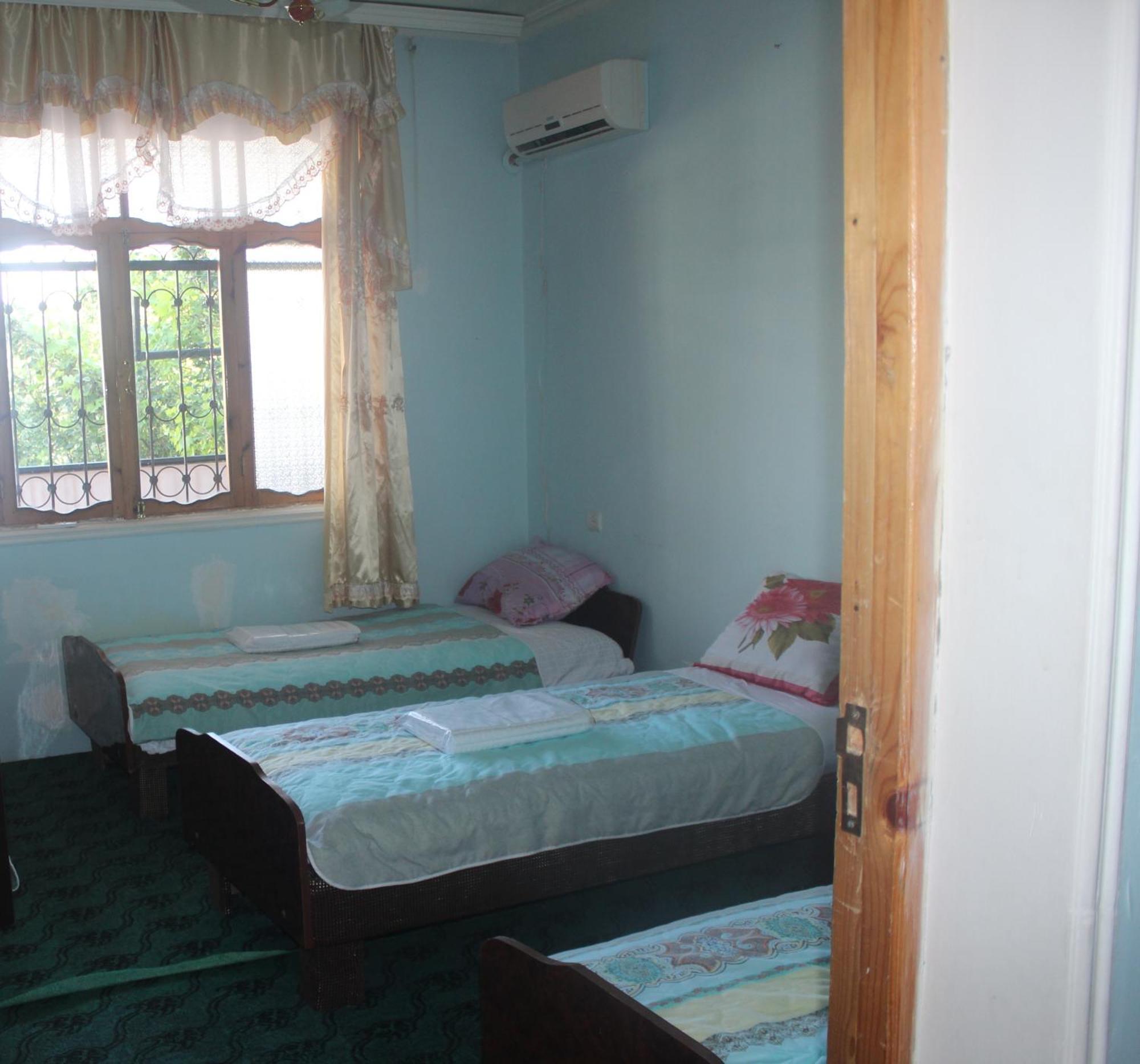 Canal Hostel Şǝki Екстериор снимка