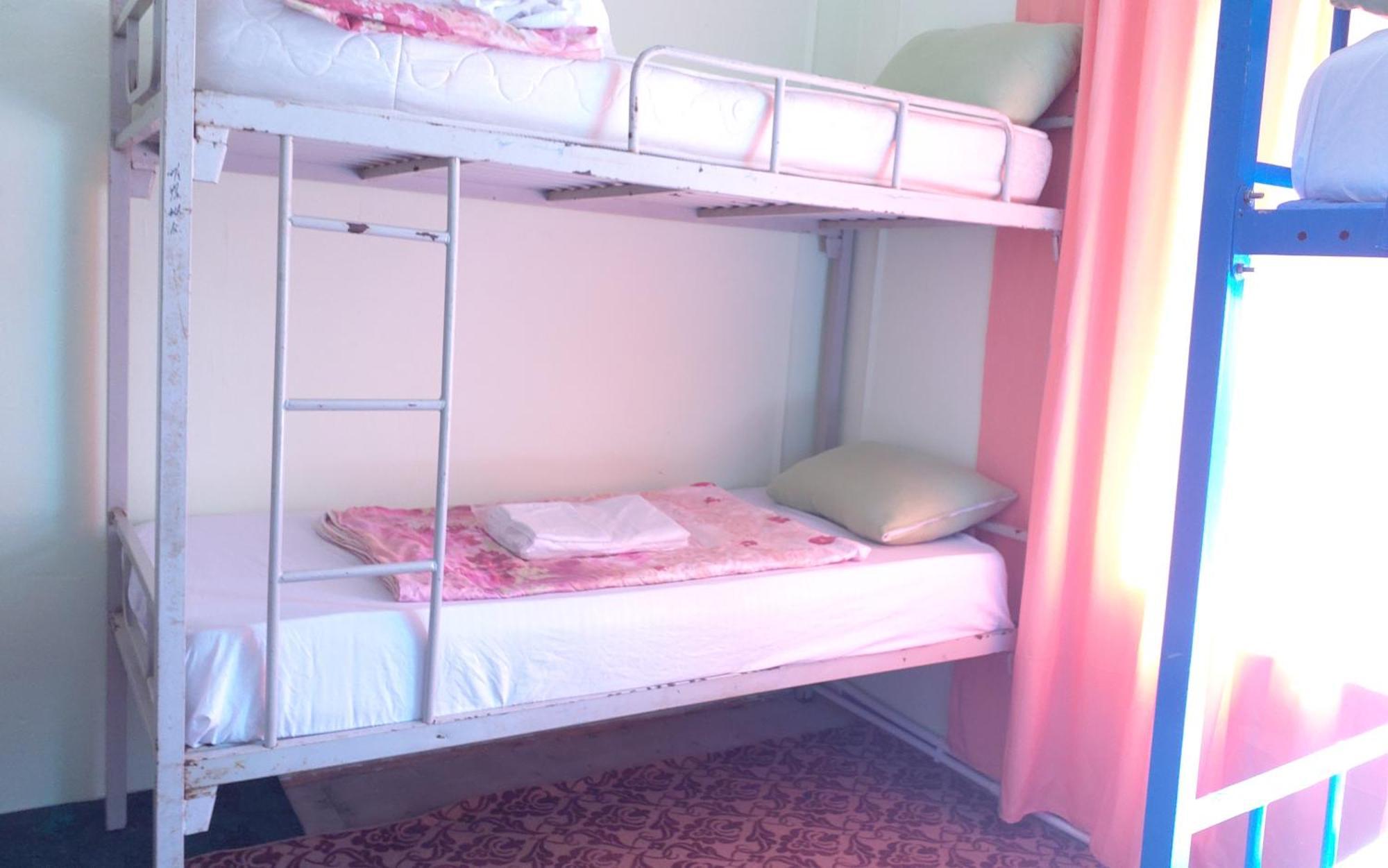 Canal Hostel Şǝki Екстериор снимка
