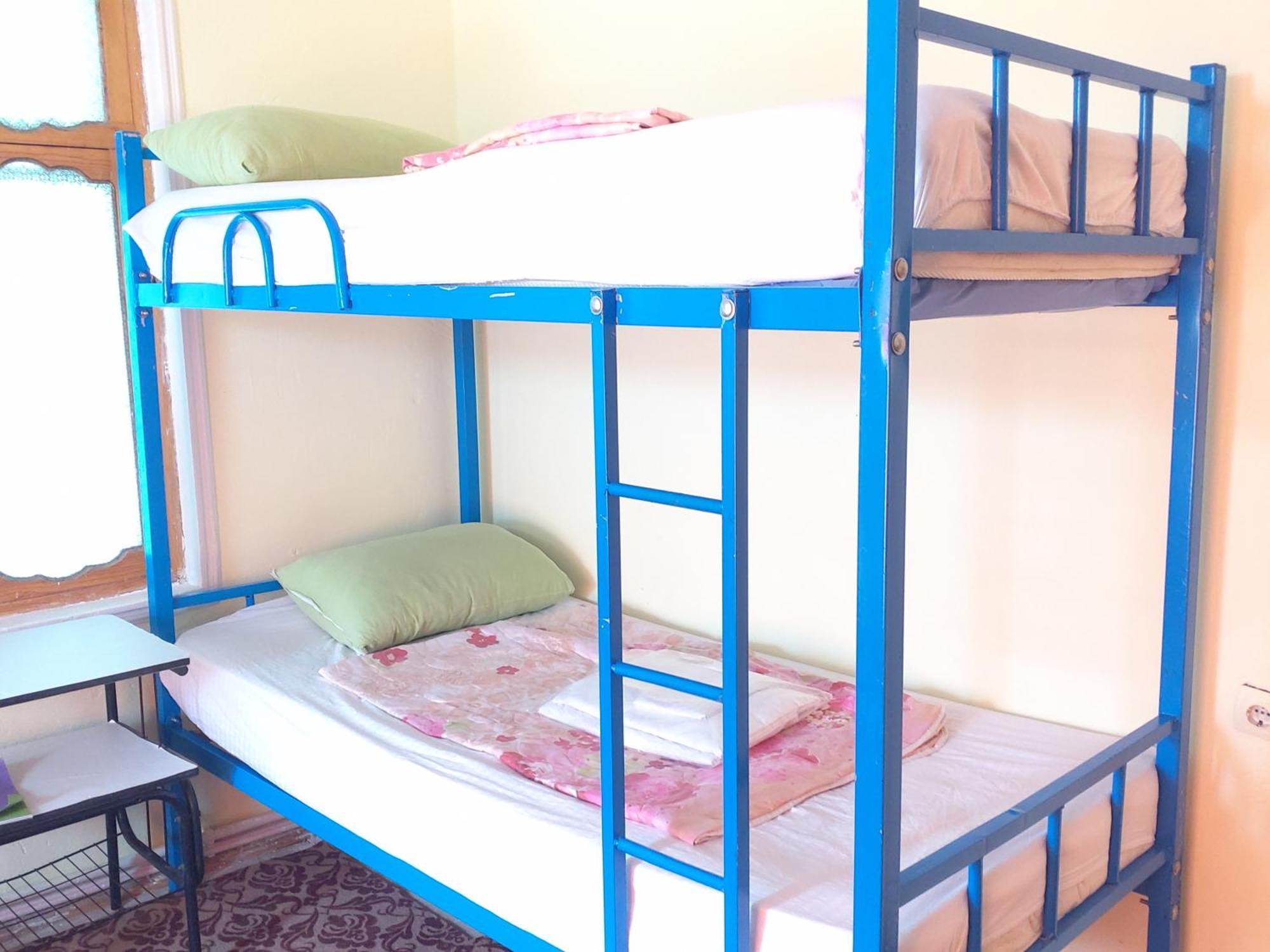 Canal Hostel Şǝki Екстериор снимка