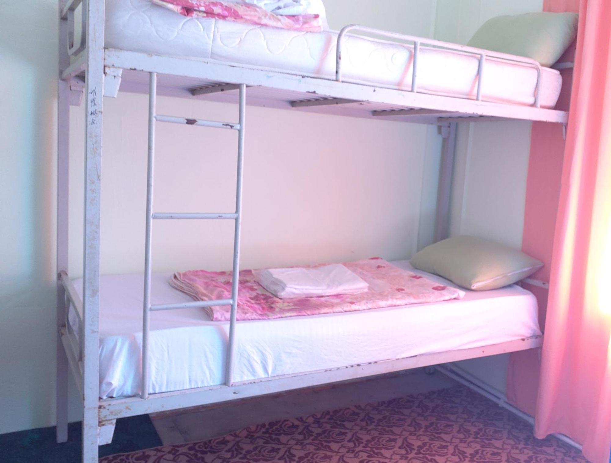 Canal Hostel Şǝki Екстериор снимка