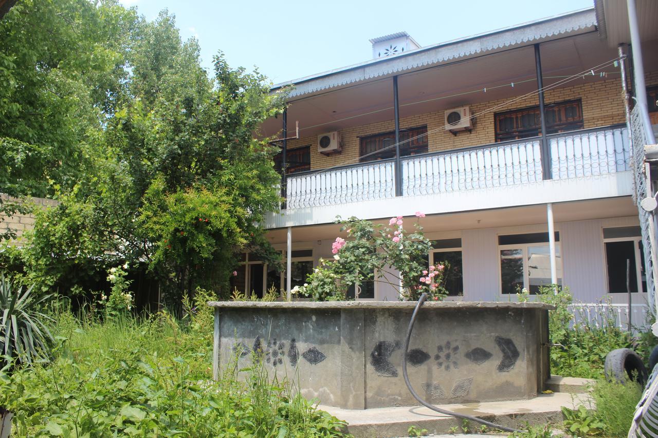 Canal Hostel Şǝki Екстериор снимка
