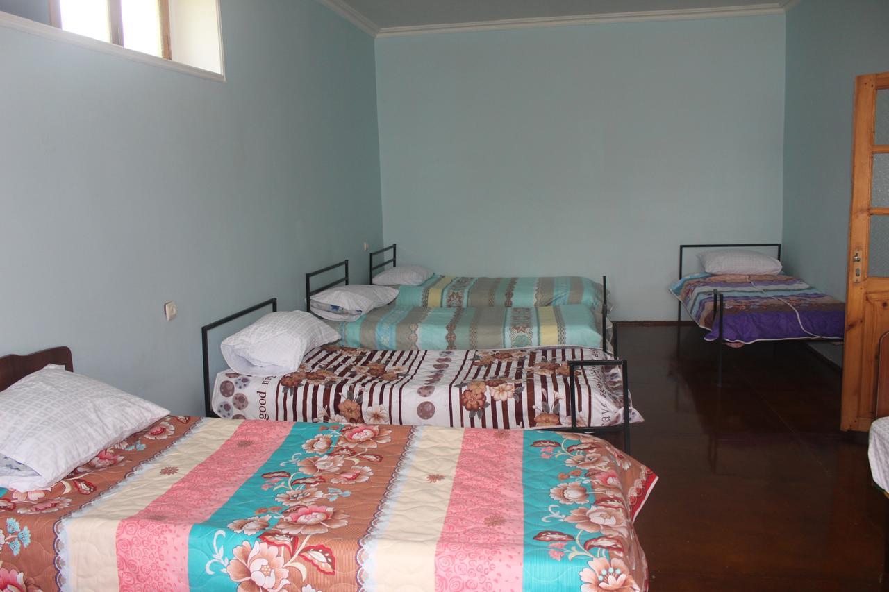 Canal Hostel Şǝki Екстериор снимка
