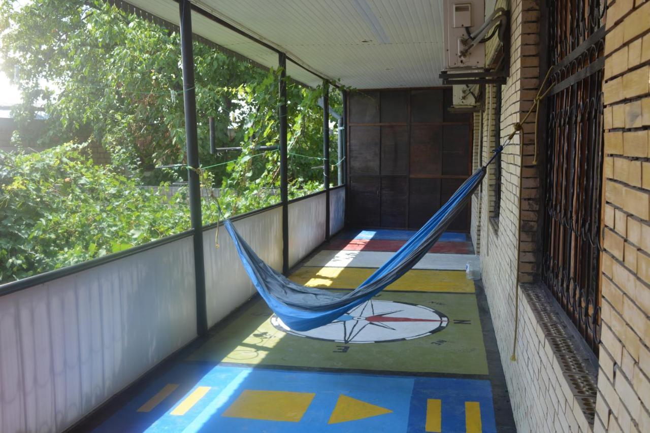 Canal Hostel Şǝki Екстериор снимка