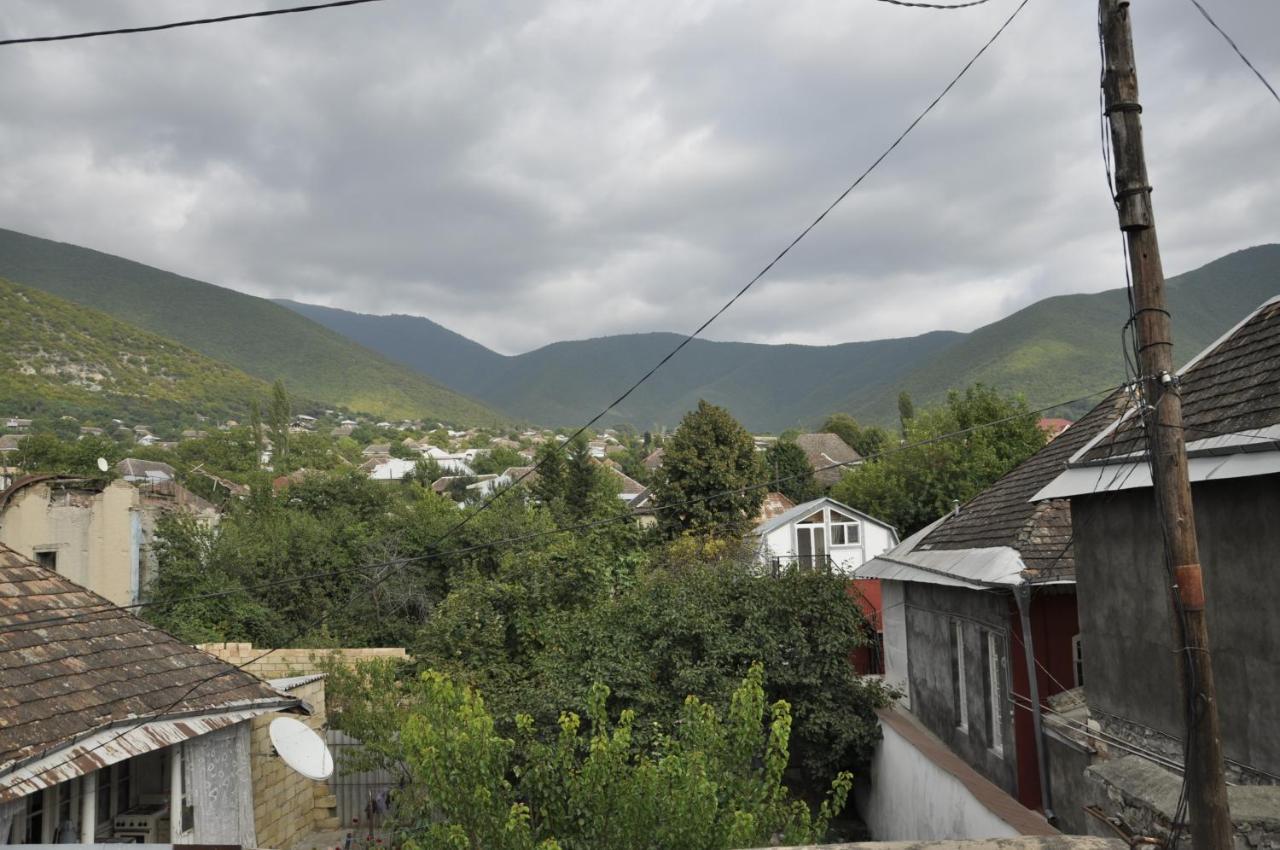 Canal Hostel Şǝki Екстериор снимка