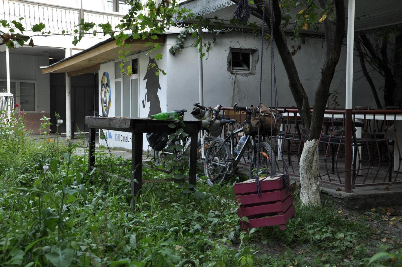 Canal Hostel Şǝki Екстериор снимка