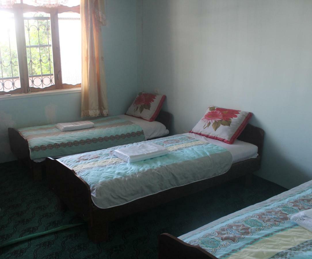 Canal Hostel Şǝki Екстериор снимка