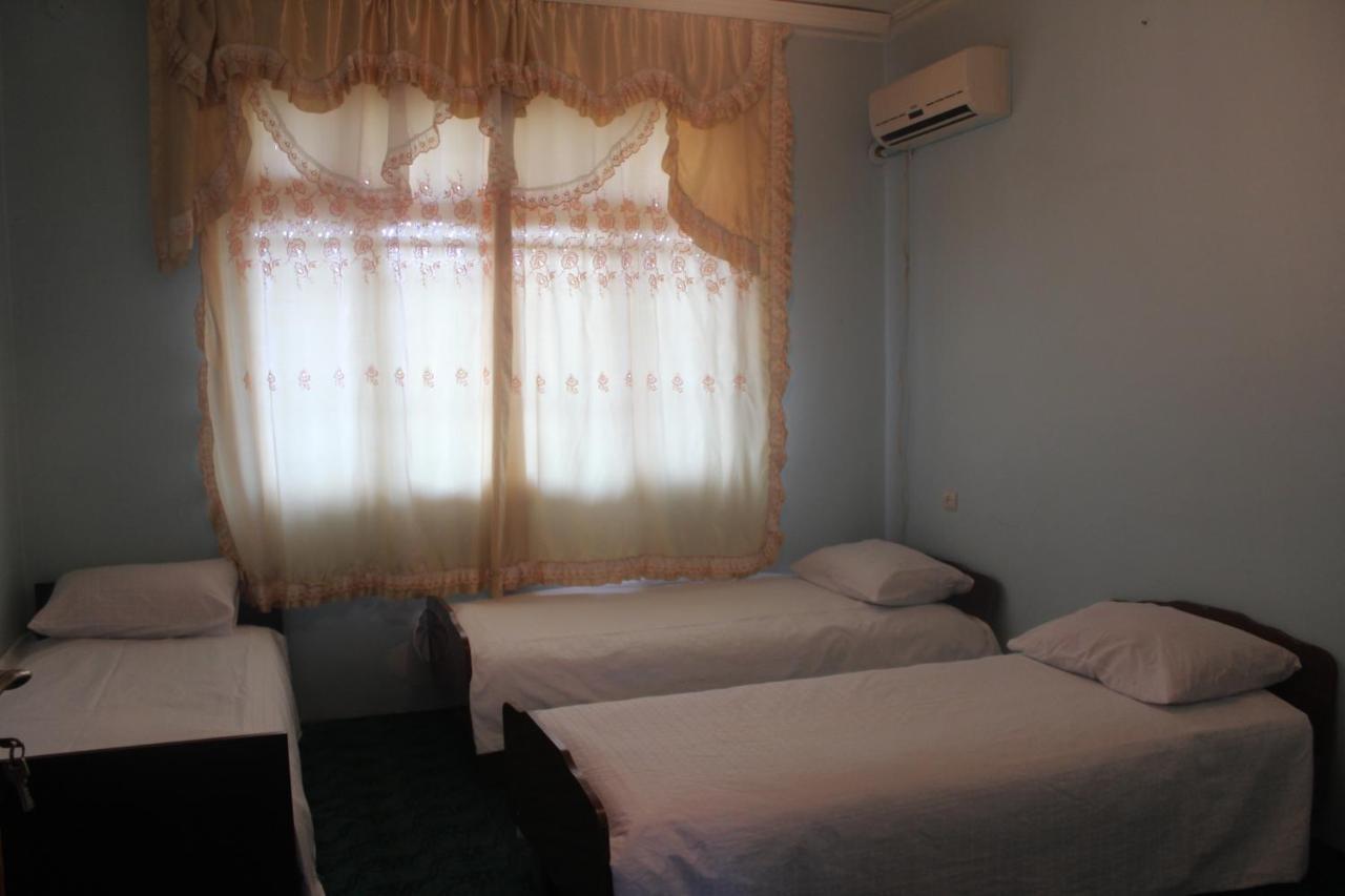 Canal Hostel Şǝki Екстериор снимка