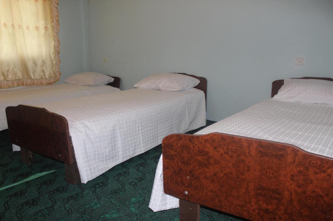 Canal Hostel Şǝki Екстериор снимка